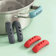Load image into Gallery viewer, 2PCS Silicone Pan Handle Cover Anti-scalding Protective Cover Steamer Casserole Handle Holder Non-slip Cover Kitchen Gadgets - Ammpoure Wellbeing 🇬🇧
